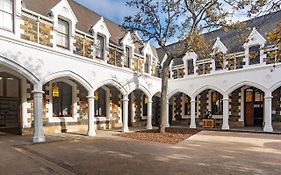 9 Church View - No Loadshedding - Homely Apartment
